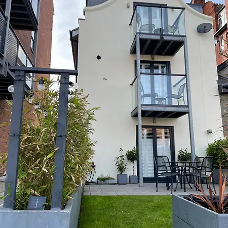 Retro Retreat, Sea View, Free Parking & Ev Plug-In Villa Whitby Exterior photo