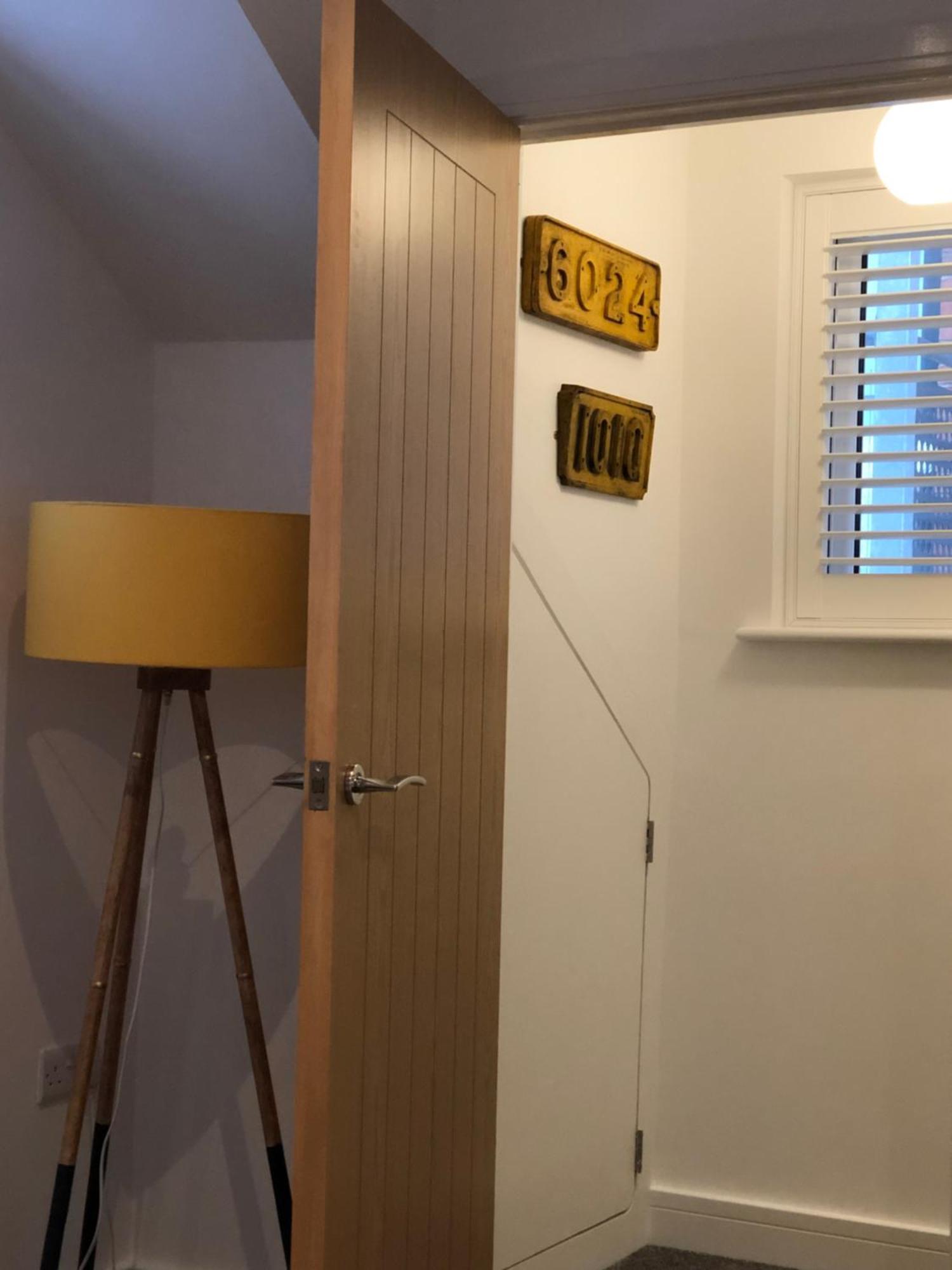Retro Retreat, Sea View, Free Parking & Ev Plug-in