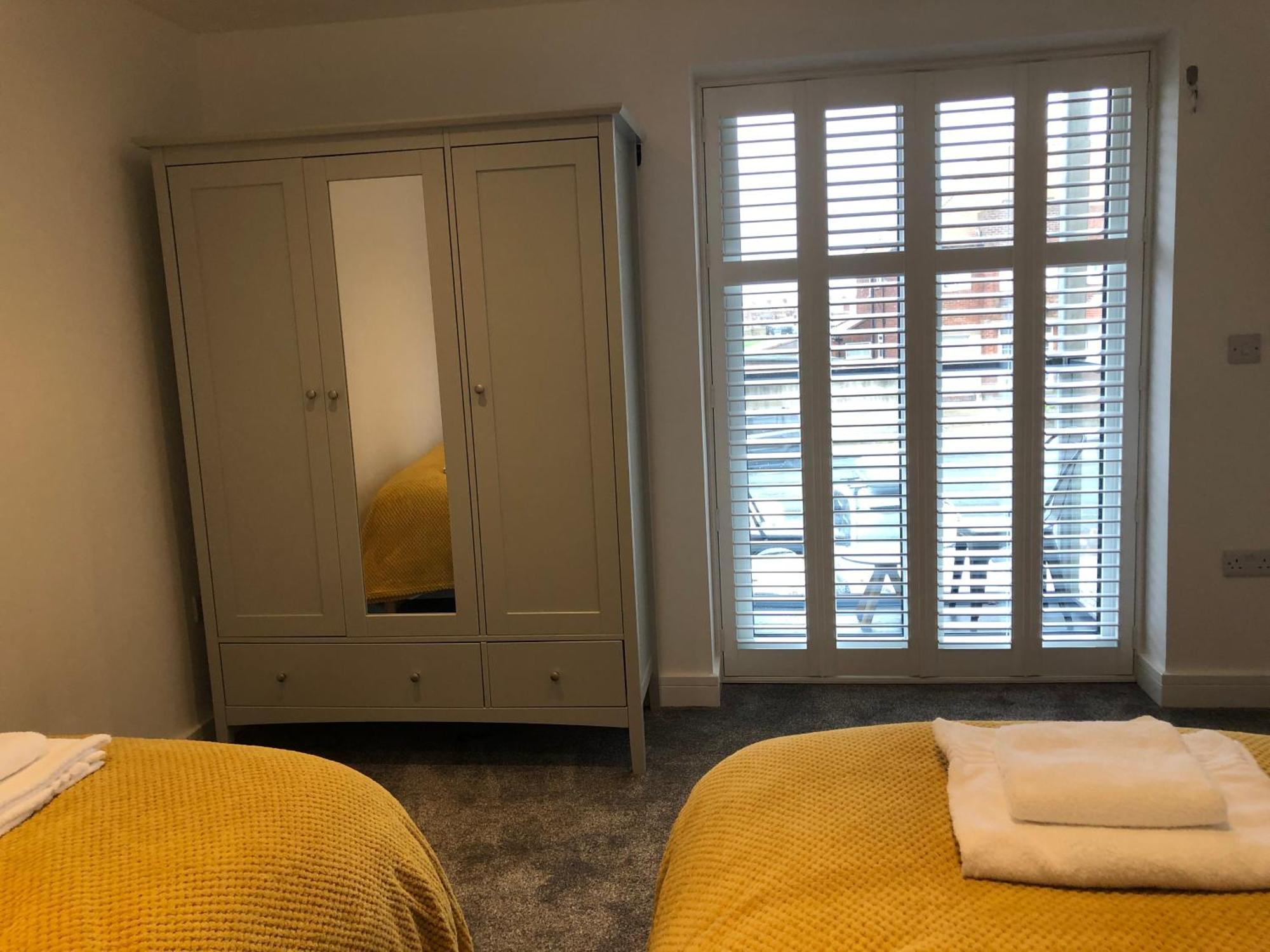 Retro Retreat, Sea View, Free Parking & Ev Plug-in *
