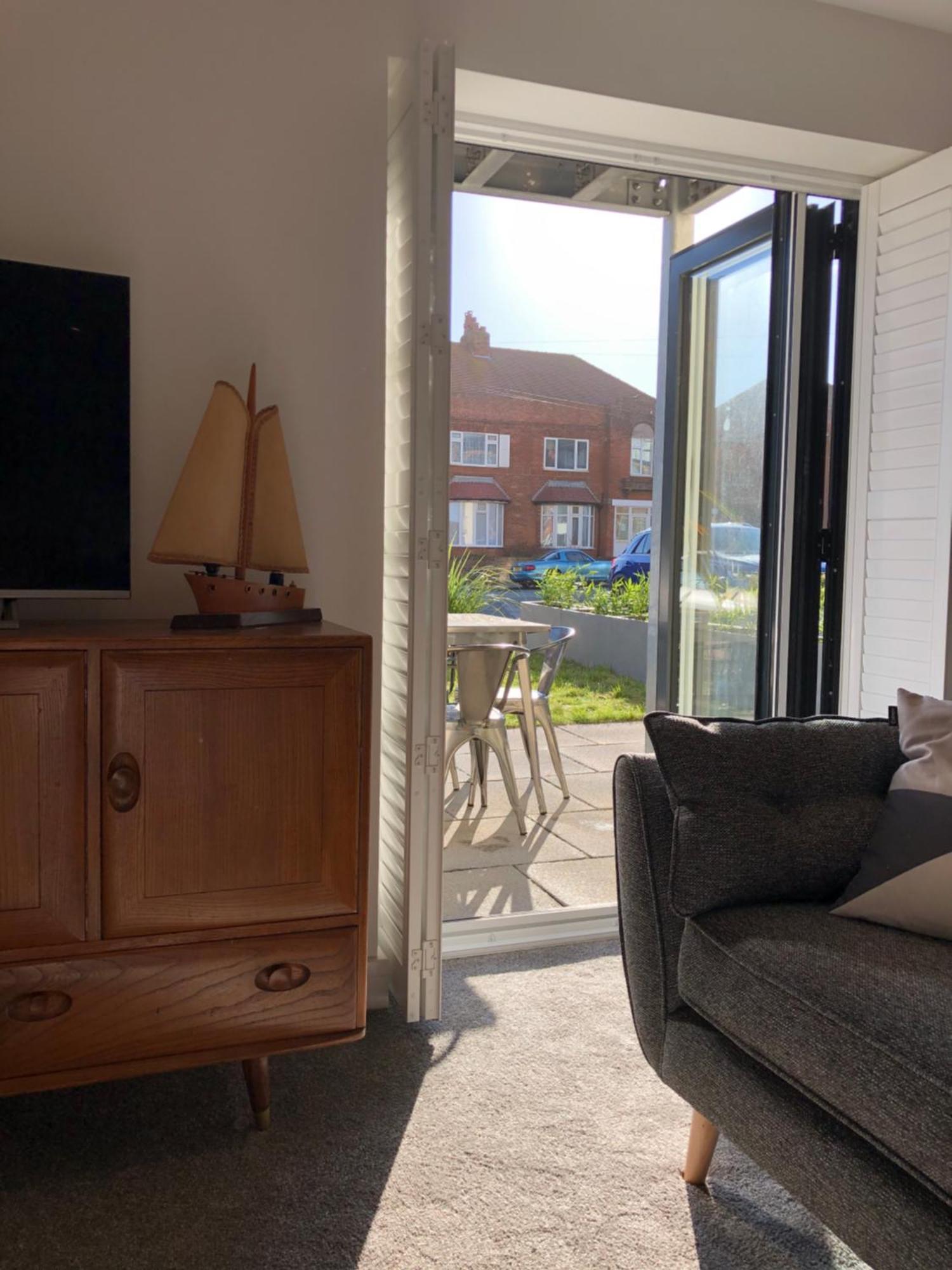 Retro Retreat, Sea View, Free Parking & Ev Plug-in * Whitby