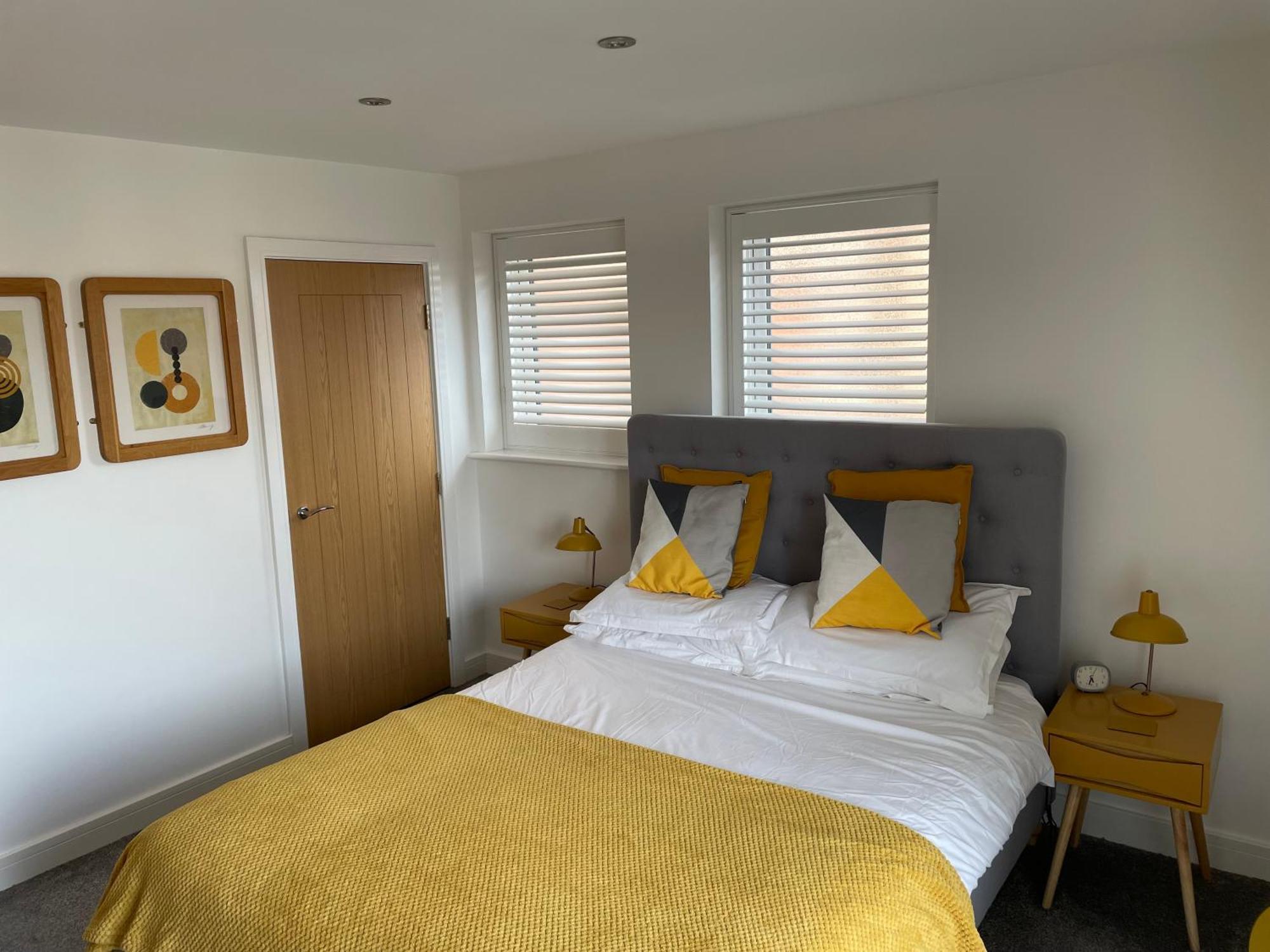 Retro Retreat, Sea View, Free Parking & Ev Plug-in Holiday home *